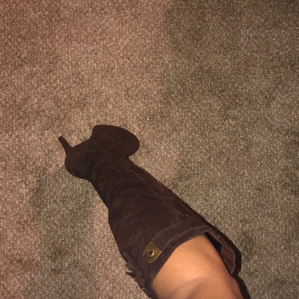 Brown shade boots